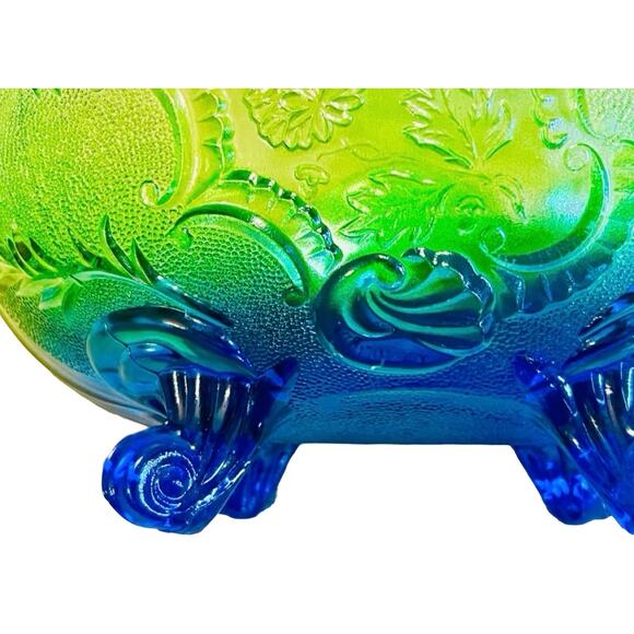 Jeannette Glass Green Blue Tri Footed Art Bowl-Vintage Centerpiece-Scalloped - Picture 6 of 8